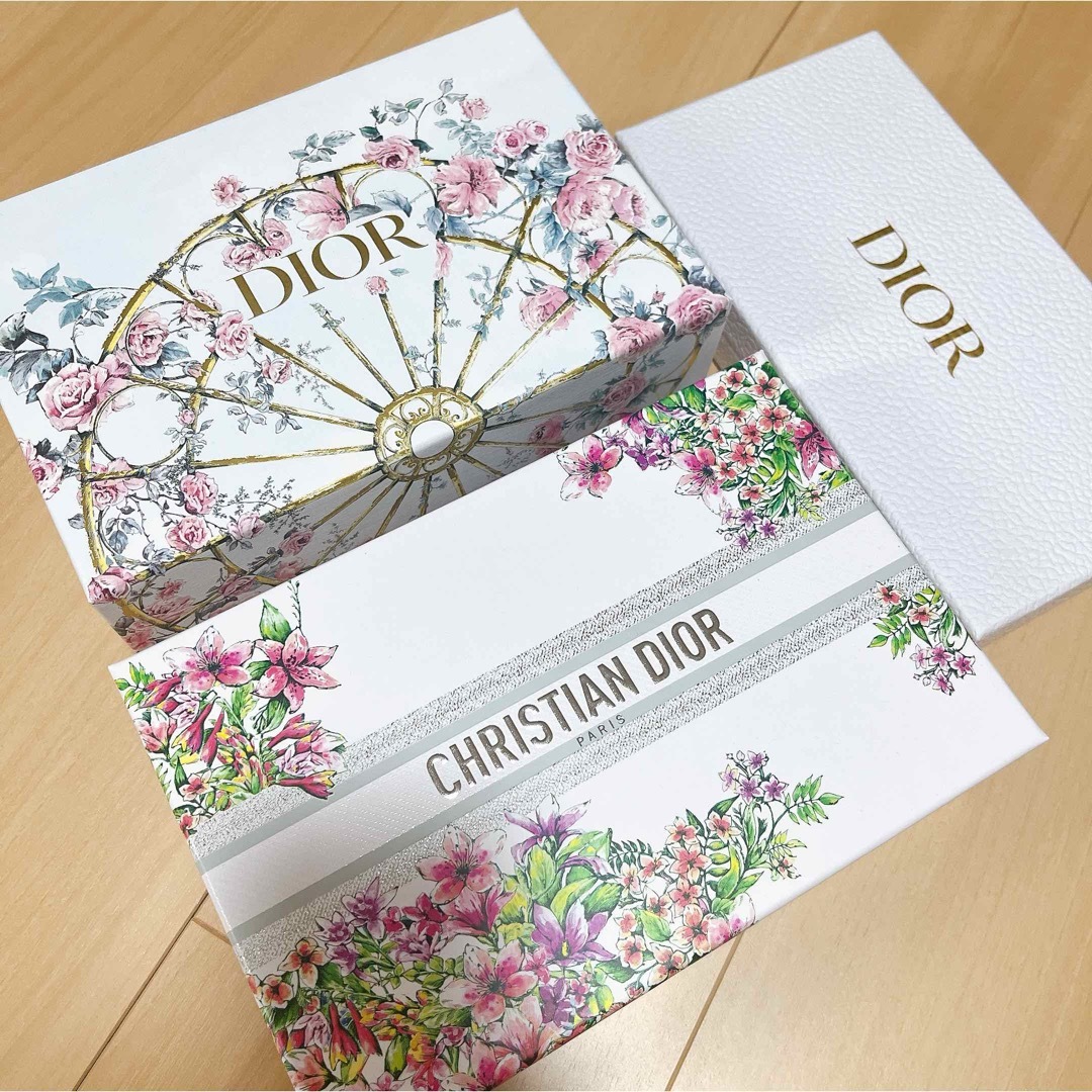 Dior(ディオール)のディオール　空箱 レディースのバッグ(ショップ袋)の商品写真