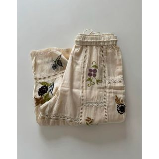 トゥデイフル(TODAYFUL)のEmbroidery Patchwork Trousers 38(カジュアルパンツ)