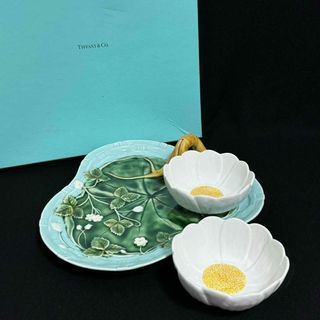 ティファニー(Tiffany & Co.)の【希少/未使用】ティファニー　ストロベリートレイ　フラワーボウル　3点セット(食器)