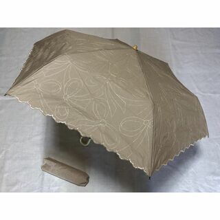 晴雨兼用傘　日傘　折りたたみ傘　リボン刺繍　ベージュ　新品 (傘)