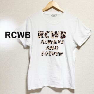 ロデオクラウンズワイドボウル(RODEO CROWNS WIDE BOWL)のRCWB　ロデオクラウンズ　ワイドボウル　Ｔシャツ　白　プリント　ホワイト　半袖(Tシャツ(半袖/袖なし))