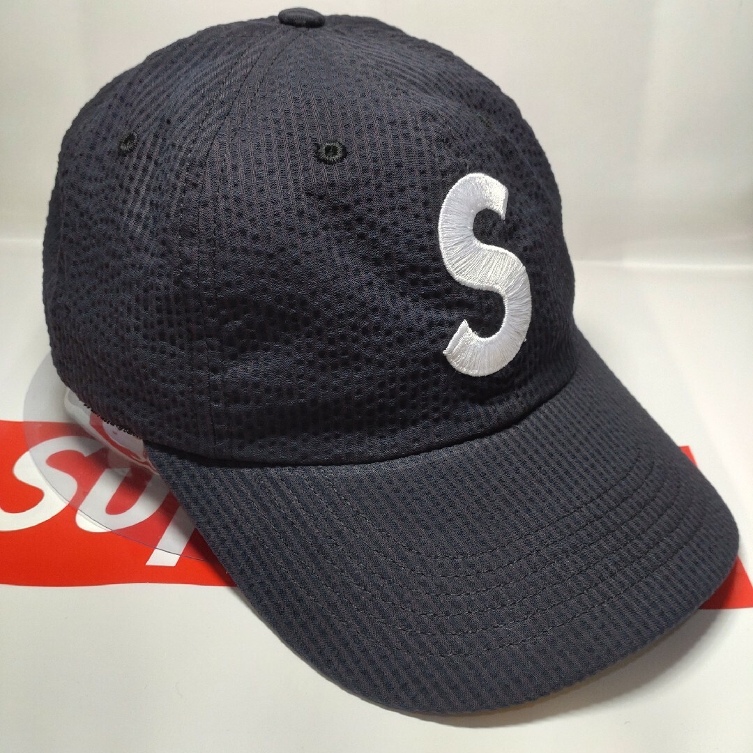 Supreme(シュプリーム)のSupreme Seersucker S Logo 6-Panel メンズの帽子(キャップ)の商品写真