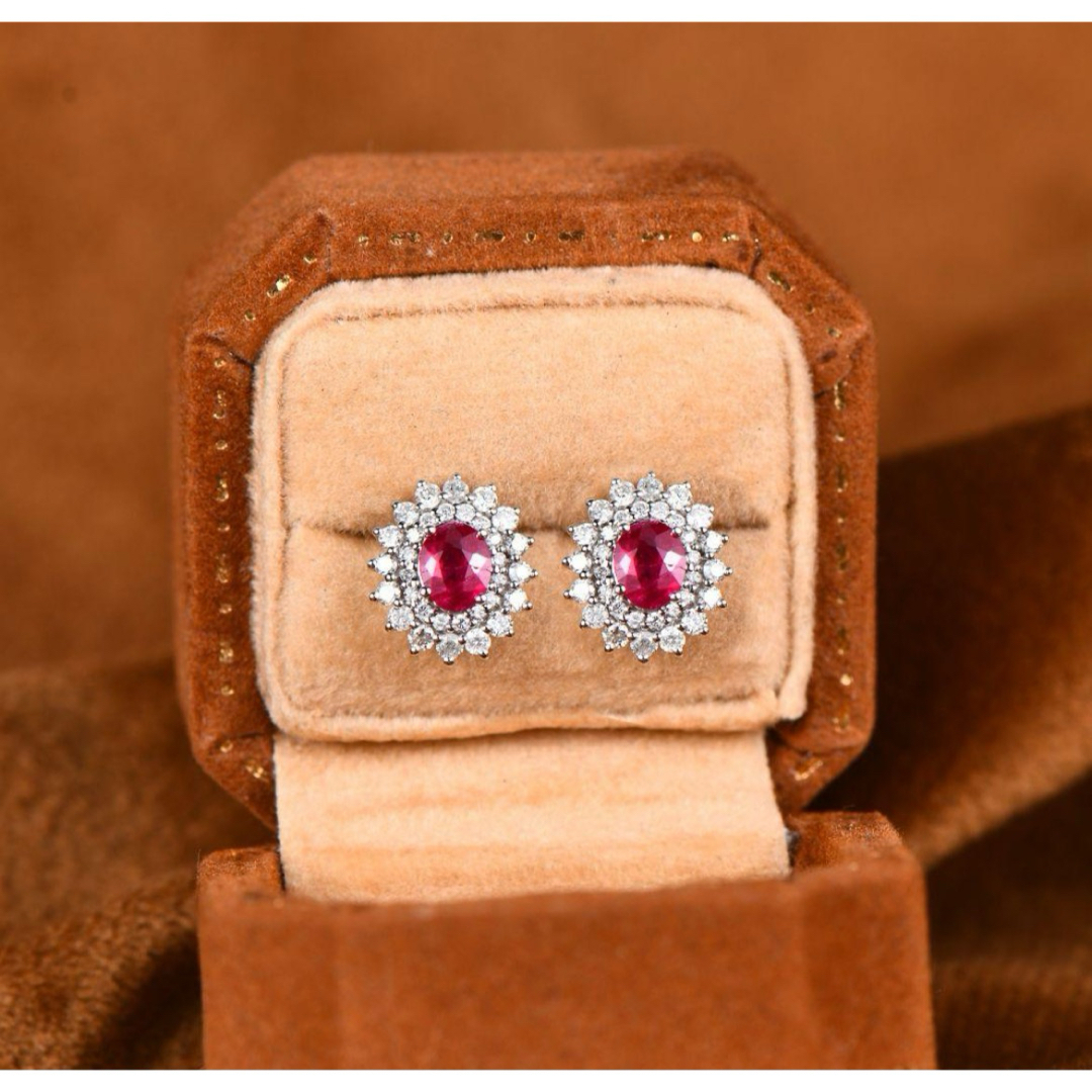 天然ダイヤモンド付きルビーピアスk18 ビジューピアス レディースのアクセサリー(ピアス)の商品写真