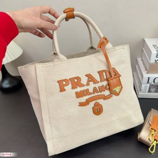 プラダ(PRADA)の人気 <プラダ> ◇ショルダーバッグ,05(手袋)