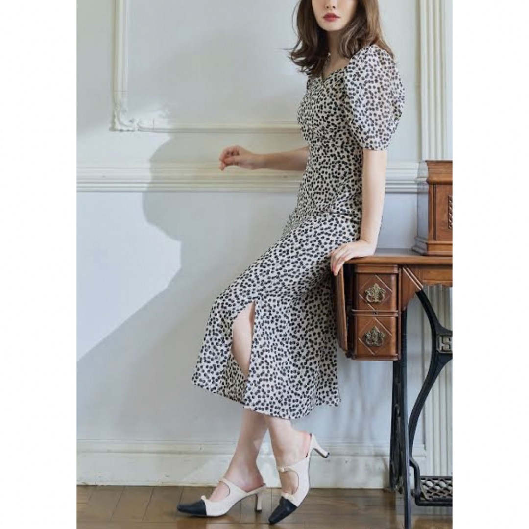 Her lip to(ハーリップトゥ)の新品　Her lip to  Cherry Pattern One-Piece レディースのワンピース(ロングワンピース/マキシワンピース)の商品写真