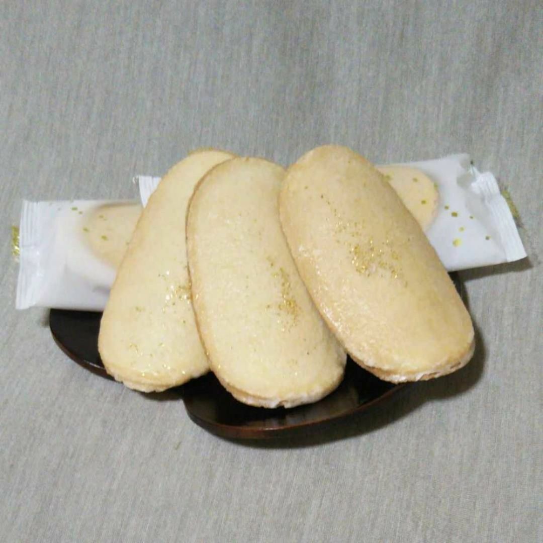 北陸　金沢　金箔しば舟 18枚入　和菓子　生姜煎餅　お土産　個包装 食品/飲料/酒の食品(菓子/デザート)の商品写真