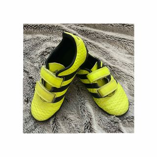 アディダス(adidas)の(アディダス) サッカー　トレーニングシューズ　18センチ(シューズ)