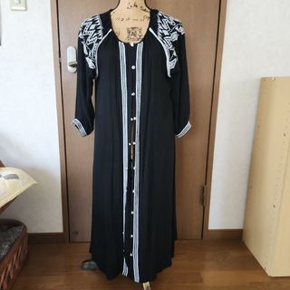 【値下げ】刺繍入り　ロング　羽織り(その他)