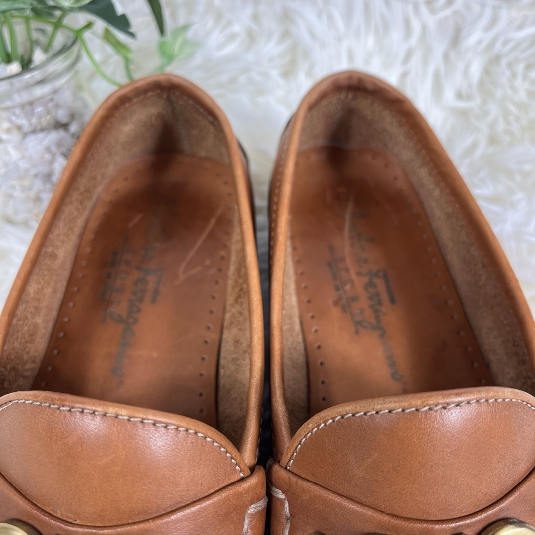 Salvatore Ferragamo(サルヴァトーレフェラガモ)のサルヴァトーレフェラガモ　ガンチーニ　ローファー　レザー　US5 ブラウン レディースの靴/シューズ(ローファー/革靴)の商品写真