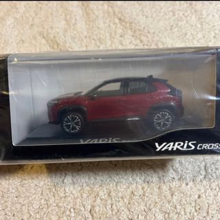 トヨタ(トヨタ)の【非売品】トヨタミニカー　ヤリスクロス　 ダイキャスト製　1/30 TOYOTA(ミニカー)