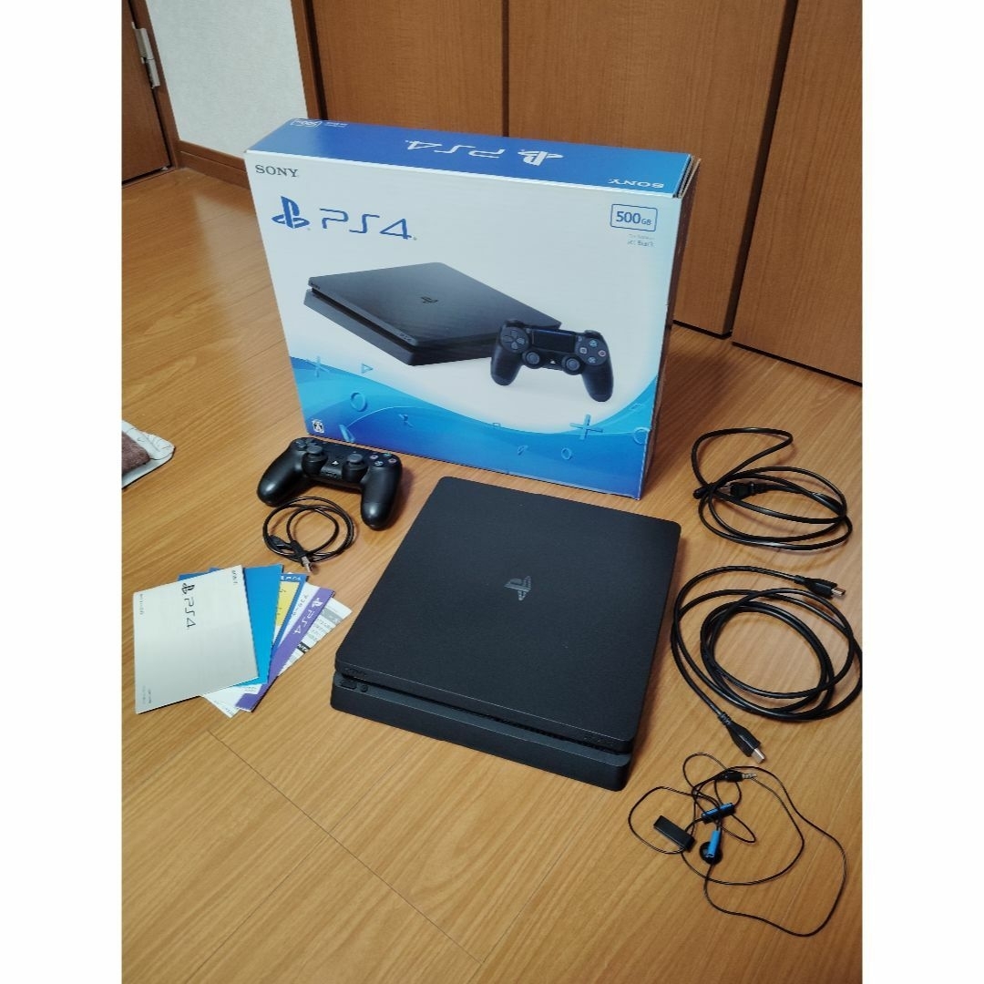 SONY(ソニー)のPlayStation4 CUH-2000A HDD500GB 本体 セット エンタメ/ホビーのゲームソフト/ゲーム機本体(家庭用ゲーム機本体)の商品写真