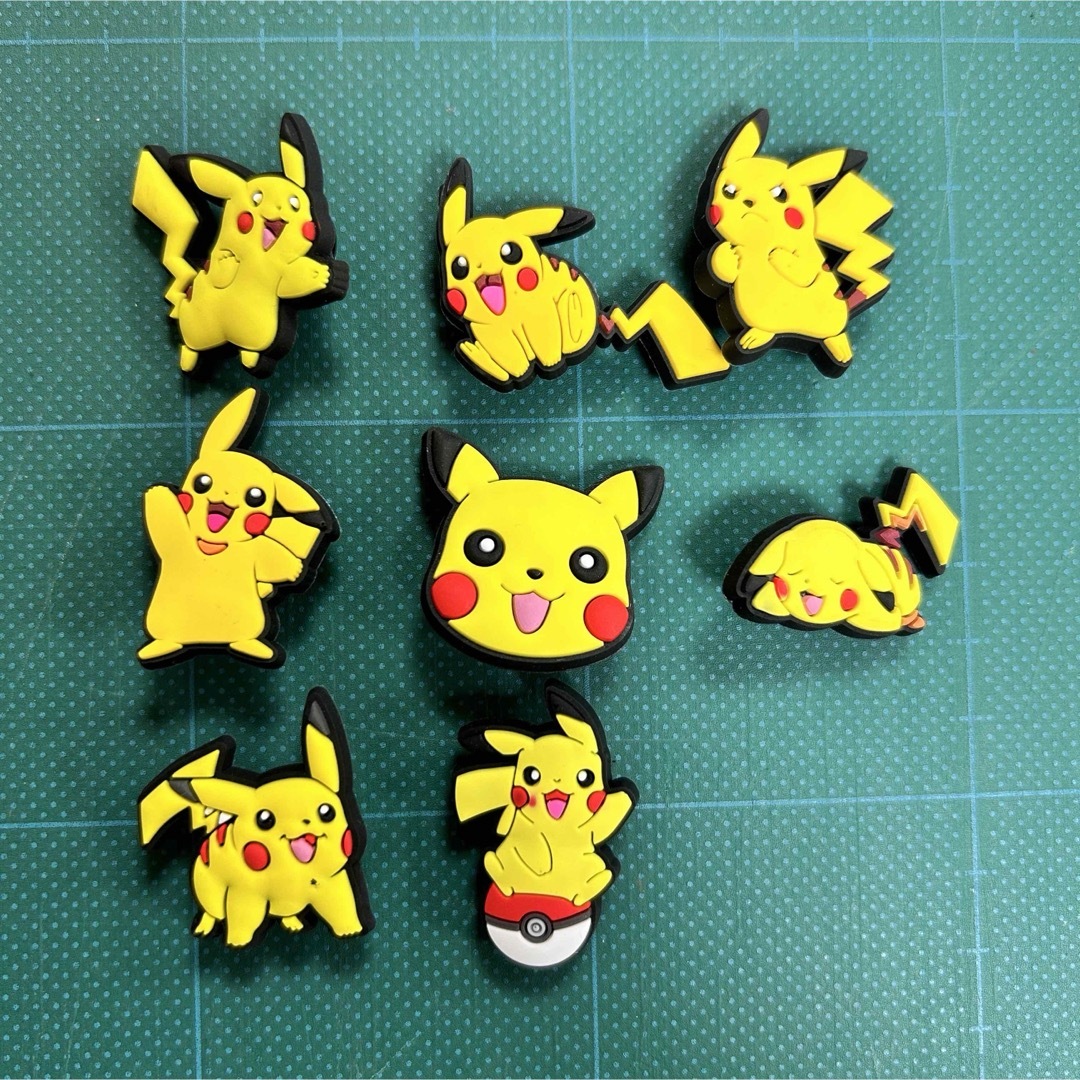 【8個セット】ポケモン　ジビッツ　シューズチャーム　ピカチュウ　サトシ エンタメ/ホビーのおもちゃ/ぬいぐるみ(キャラクターグッズ)の商品写真