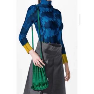 PLEATS PLEASE ISSEY MIYAKE - me Isseymiyake TRUNK PLEATS BAG