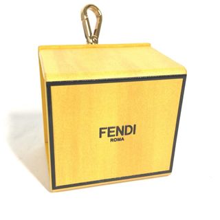 FENDI - フェンディ FENDI ボックス BOX 7AR894 小物入れ キーホルダー バッグチャーム レザー イエロー