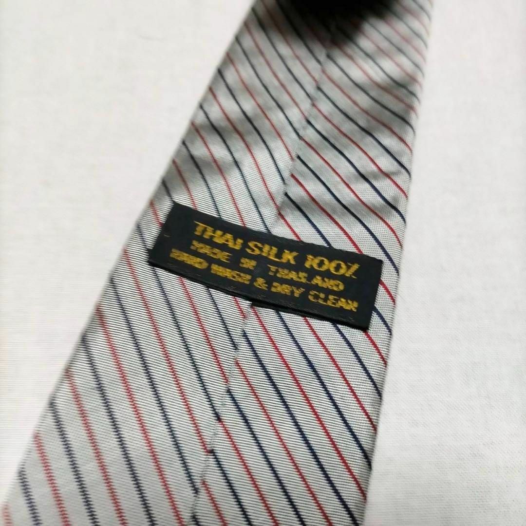【新品】TRADE MARK タイシルク100% ストライプ シルバー 光沢 メンズのファッション小物(ネクタイ)の商品写真