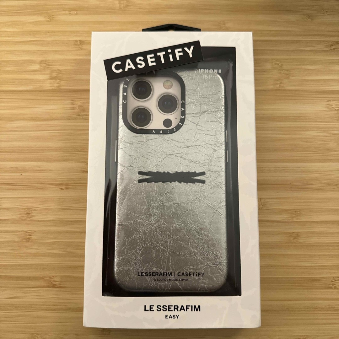 iPhone(アイフォーン)のCASETiFY LE SSERAFIM iPhone 15 Pro ケース スマホ/家電/カメラのスマホアクセサリー(iPhoneケース)の商品写真