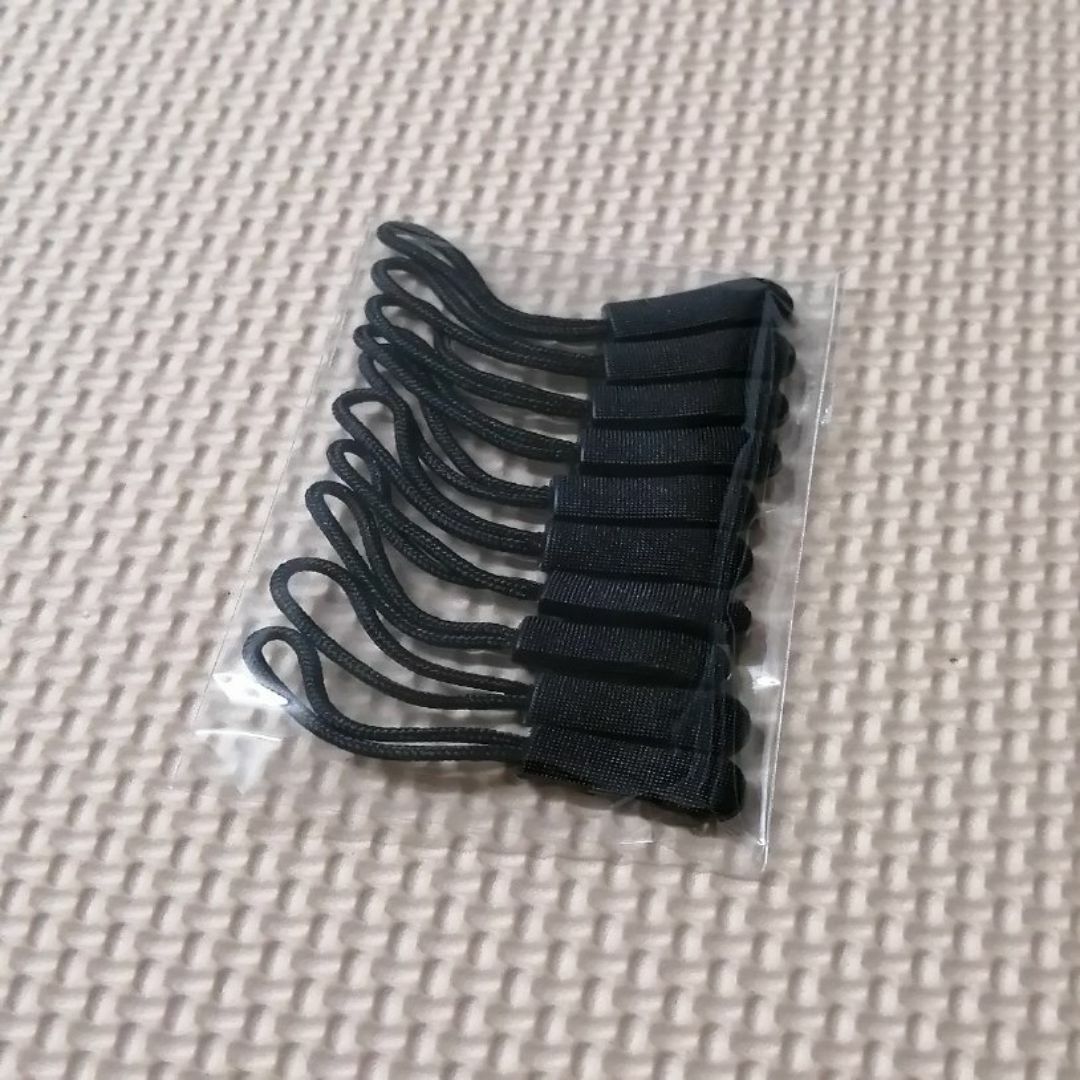 ジッパープル タブ ファスナー チャック ブラック 10個 #693 ハンドメイドの素材/材料(各種パーツ)の商品写真