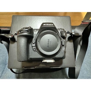Nikon Z8 使用わずか　保証付き(デジタル一眼)