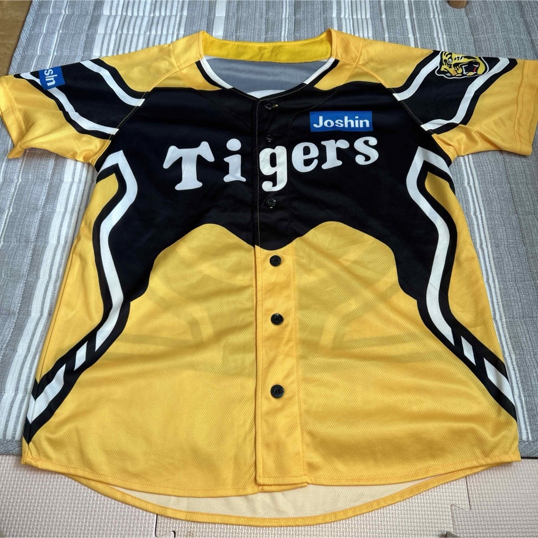 MIZUNO(ミズノ)の阪神タイガース　ウル虎の夏　2023年　フリーサイズ　ユニフォーム　2枚セット④ スポーツ/アウトドアの野球(応援グッズ)の商品写真