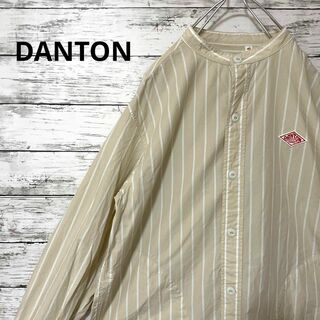 ダントン(DANTON)のDANTON ストライプ柄バンドカラーシャツ 人気 定番 ロゴ ワンポイント(シャツ)
