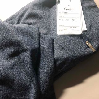 【新品タグ付き】ケアンズ CAIRNS ストレッチ素材 パンツ (クロップドパンツ)