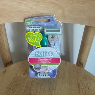 クアトロ4 フォーウーマン  シック Schick カミソリ　女性用カミソリ(カミソリ)