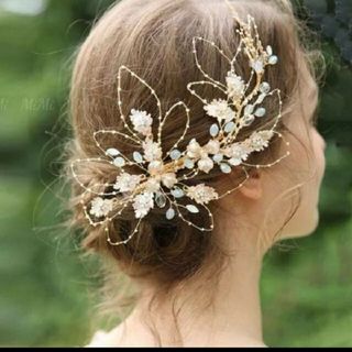 ☆新品ヘッドドレスゴールド ウェディングブライダルティアラヘアアクセサリー結婚式(その他)