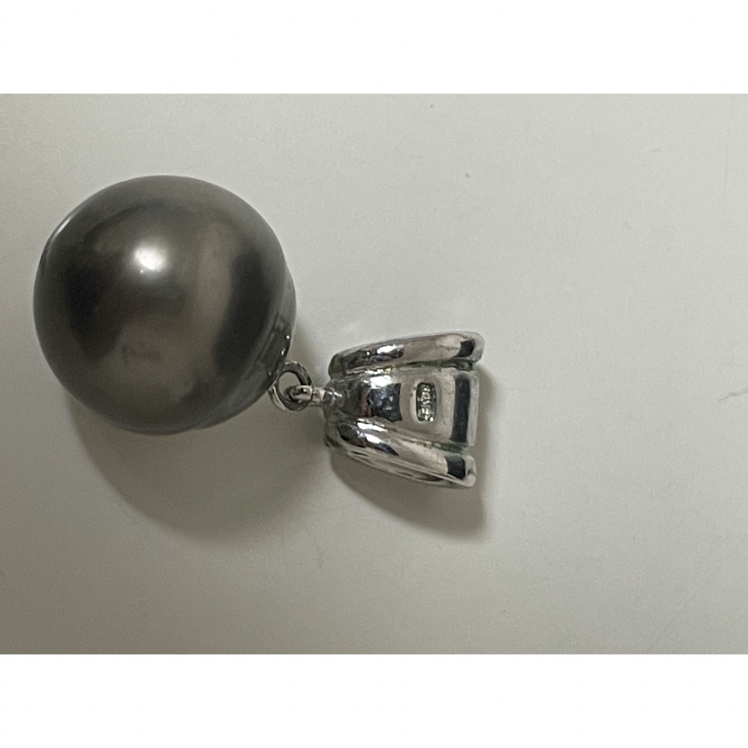 黒真珠　ペンダントトップ　パール　silver レディースのアクセサリー(ネックレス)の商品写真