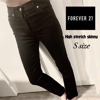 フォーエバートゥエンティーワン(FOREVER 21)の【ほぼ新品】Forever21 ハイストレッチスキニー(黒)(スキニーパンツ)