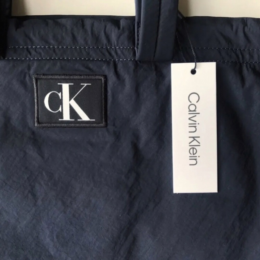 Calvin Klein(カルバンクライン)のレア 新品 USA カルバンクライン ナイロン トートバッグ ネイビー レディースのバッグ(トートバッグ)の商品写真