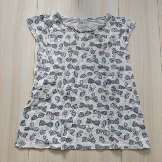 ユニクロ(UNIQLO)のユニクロ　子供服半袖シャツ　120cm　美品(Tシャツ/カットソー)