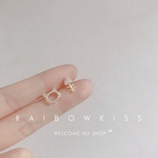 ♥️人気商品♥️ねこ 魚 スタッド ピアス 韓国 ゴールド 猫(ピアス)