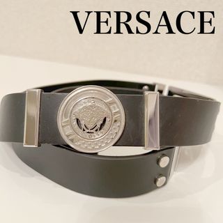 ヴェルサーチ(VERSACE)のベルト レザー　バックル　ロゴ　Versace ヴェルサーチ　革ベルト　ブラック(ベルト)