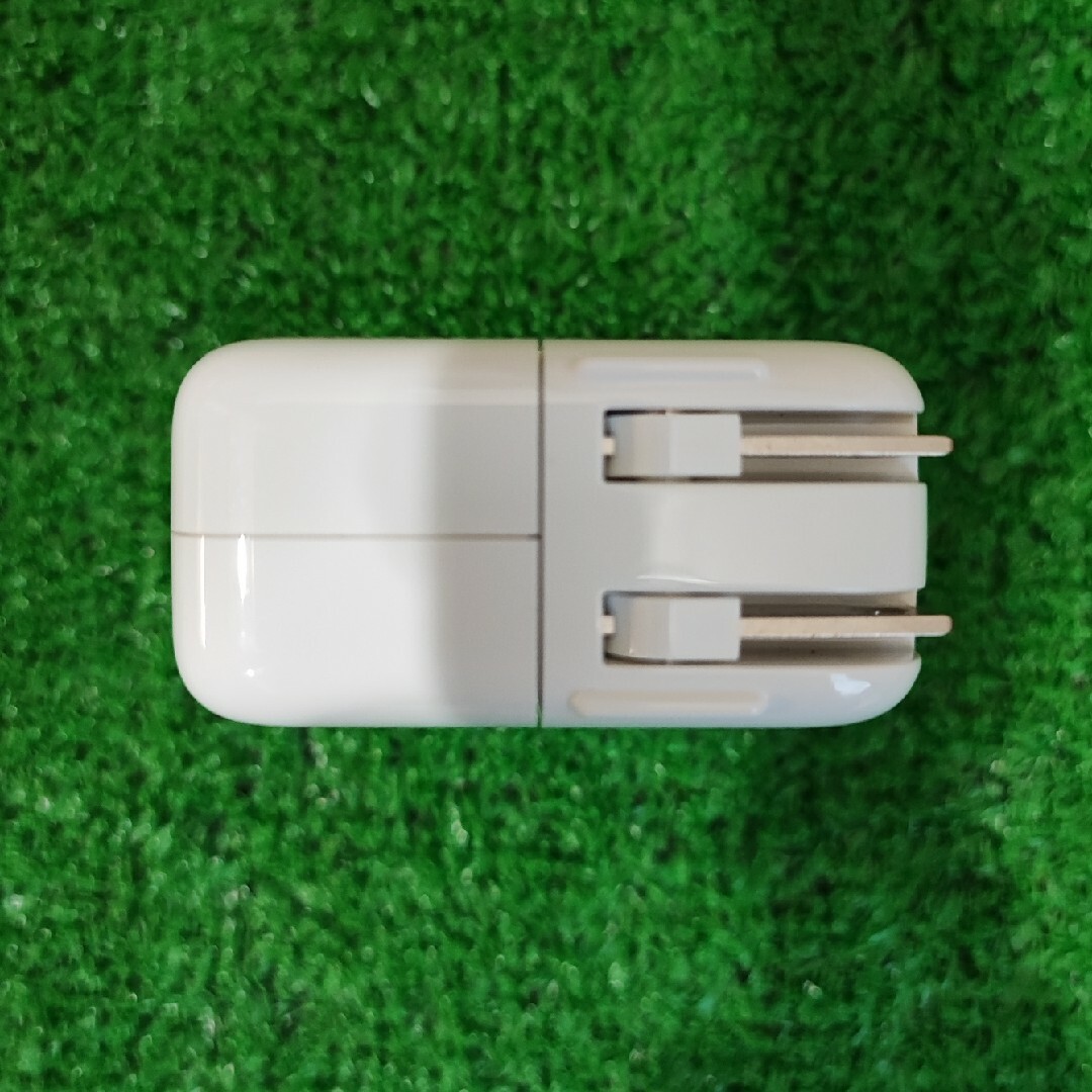 Apple(アップル)のAPPLE 30W USB-C 電源アダプタ 　コード スマホ/家電/カメラのPC/タブレット(PC周辺機器)の商品写真
