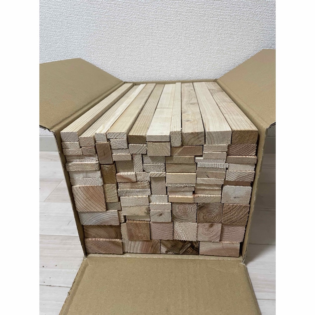 薪　木材詰め合わせ　90サイズ　40センチ ハンドメイドの素材/材料(各種パーツ)の商品写真
