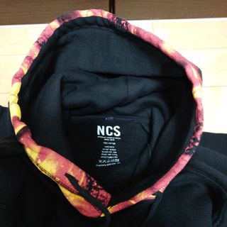 ノットコモンセンス(NOT COMMON SENSE（NCS）)の中古美品　NCS　ノットコモンセンス　パーカー　フーディー　M　黒　ファイヤ(パーカー)