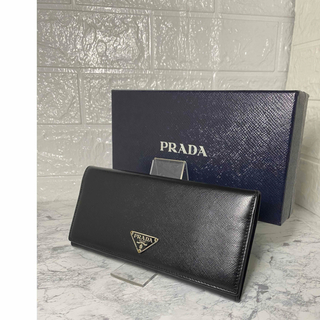 プラダ(PRADA)のPRADA プラダ サフィアーノ 三角プレート レザー 長財布 ブラック(長財布)