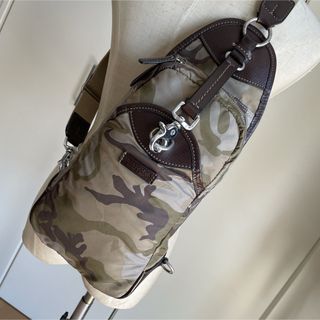 ダニエルアンドボブ(Daniel & Bob)のダニエル＆ボブPIPPO MIMETEK CAMO 中古ボディバッグカモ柄(ボディーバッグ)