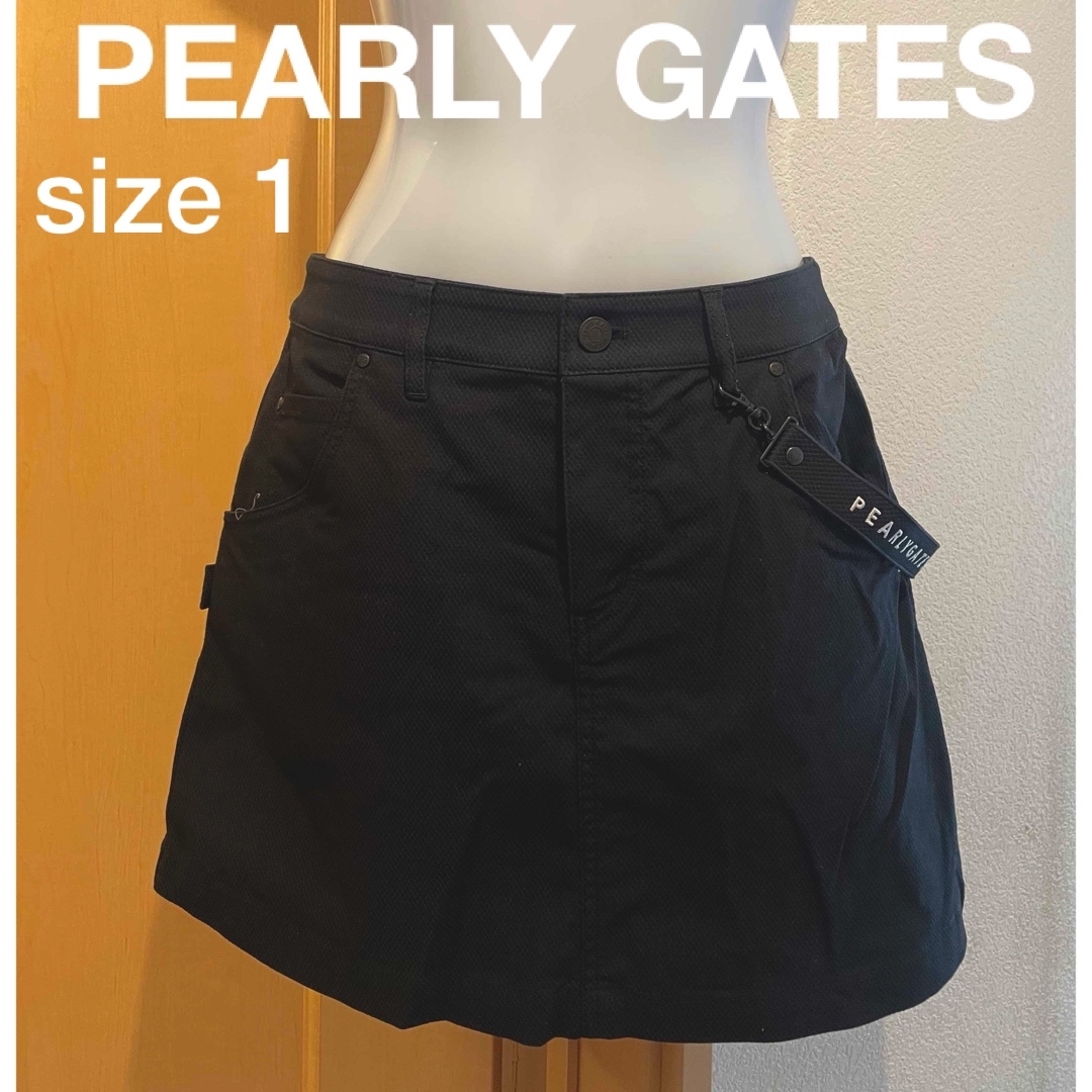 PEARLY GATES(パーリーゲイツ)のパーリーゲイツ　レディースゴルフウェア　夏物スカート　サイズ1  美品　黒 スポーツ/アウトドアのゴルフ(ウエア)の商品写真