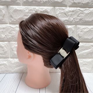 送料無料【バックル付リボンクリップ】ヘアアクセ　可愛い　上品　高見え(バレッタ/ヘアクリップ)