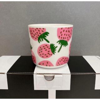 マリメッコ(marimekko)の【新品•未使用】marimekko アジア限定　マンシッカヴォレット　 ラテマグ(グラス/カップ)