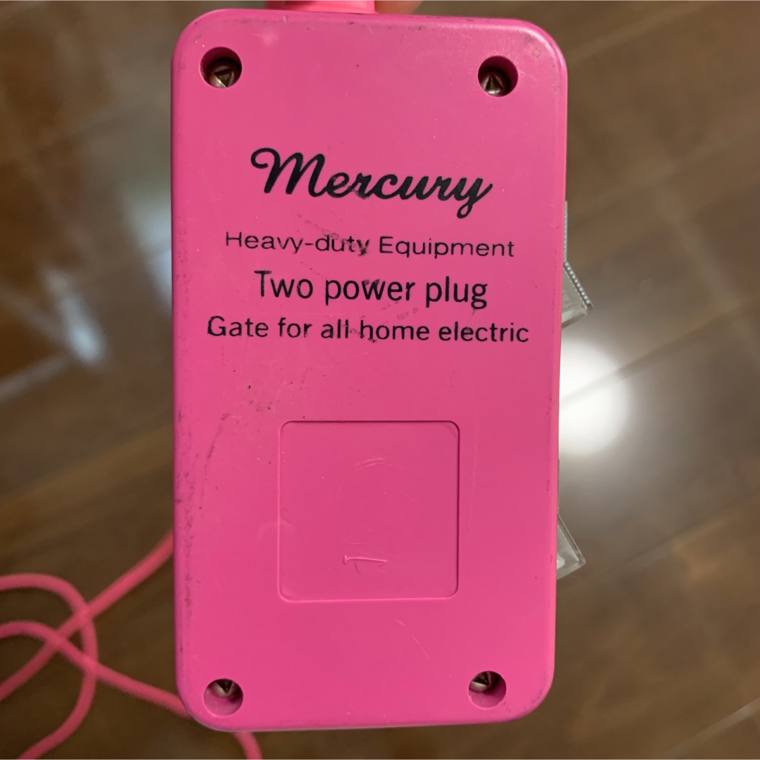 3133：Mercury 延長コード 2m ピンク 電源タップ スマホ/家電/カメラの生活家電(その他)の商品写真