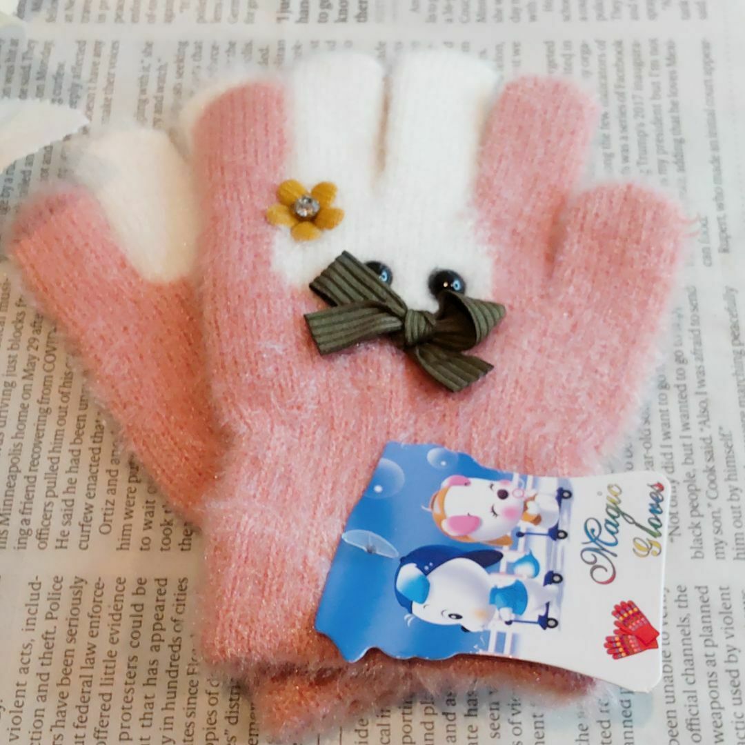 【新品未使用】キッズ　子供　手袋　ピンク　ウサギ キッズ/ベビー/マタニティのこども用ファッション小物(手袋)の商品写真