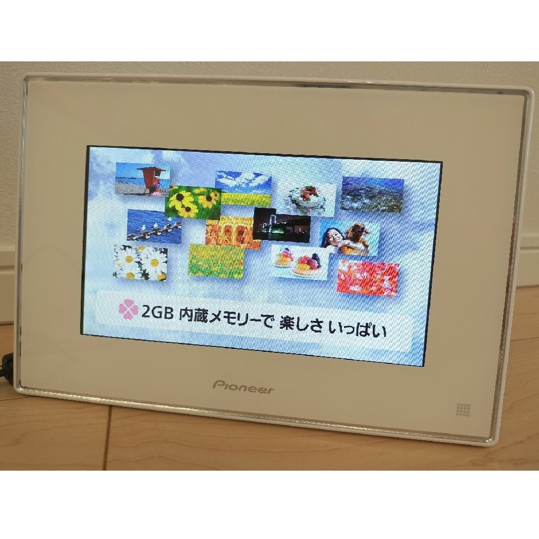 Pioneer デジタルフォトフレーム HF-T730-W スマホ/家電/カメラのテレビ/映像機器(その他)の商品写真