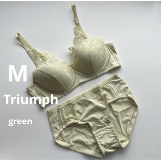 トリンプ(Triumph)の新品　トリンプ  Mサイズ　グリーン　ノンワイヤーブラ＆ショーツセット(ブラ&ショーツセット)
