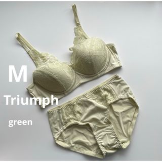 Triumph - 新品　トリンプ  Mサイズ　グリーン　ノンワイヤーブラ＆ショーツセット