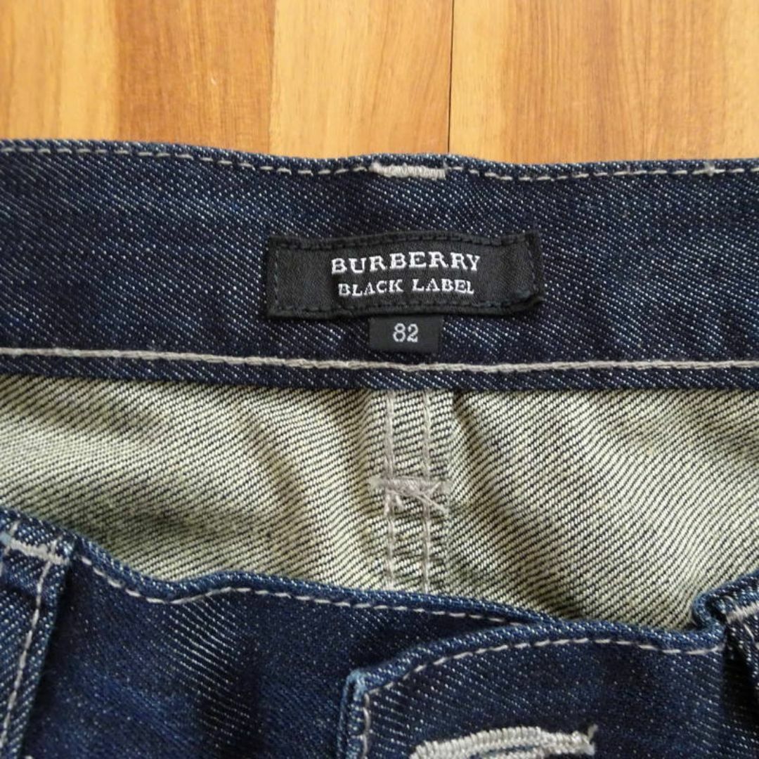 BURBERRY BLACK LABEL(バーバリーブラックレーベル)のバーバリーブラックレーベル デニムパンツ 未使用 メンズのパンツ(デニム/ジーンズ)の商品写真