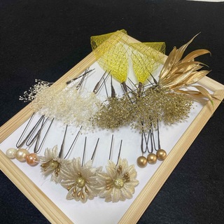 ゴールドキラキラがいっぱい　髪飾り　浴衣　祭り　成人式　卒業式　はかま　No.2(ヘアピン)