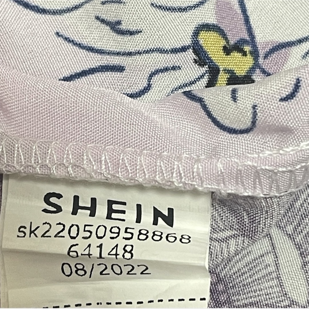 SHEIN(シーイン)のSHEIN 130㎝　ワンピース　花柄　女の子 キッズ/ベビー/マタニティのキッズ服女の子用(90cm~)(ワンピース)の商品写真