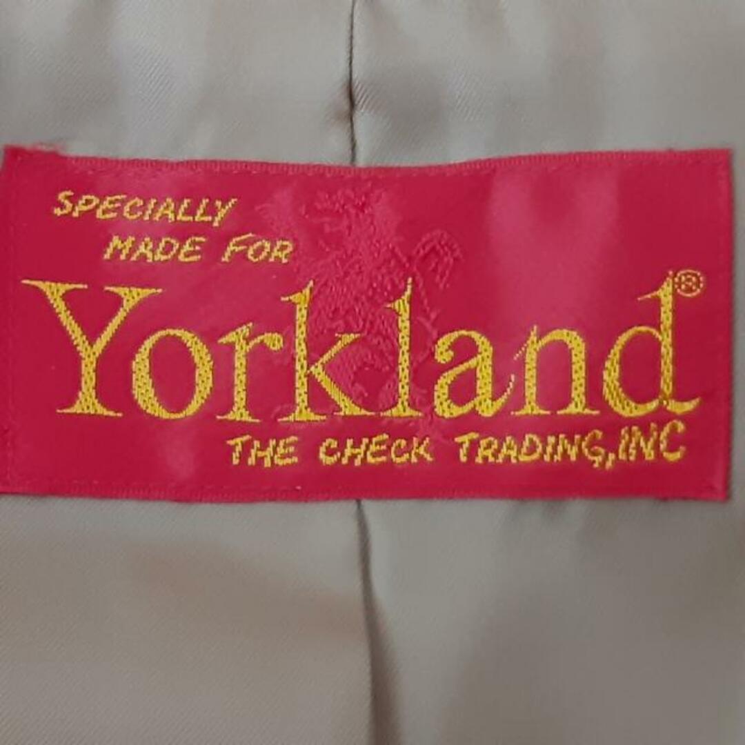 Yorkland(ヨークランド)のYORKLAND(ヨークランド) コート サイズ9AR S レディース美品  - ブラウン 長袖/ダブル/秋/冬 レディースのジャケット/アウター(その他)の商品写真